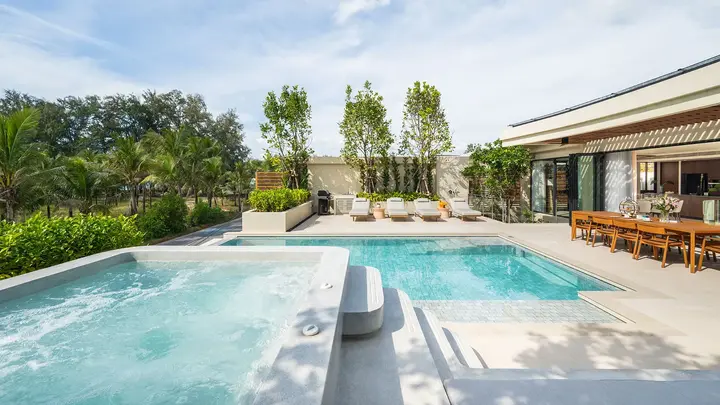 Laguna Lakelands Waterfront Villas